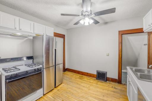 2718 Sheridan Avenue N, Minneapolis, MN 55411