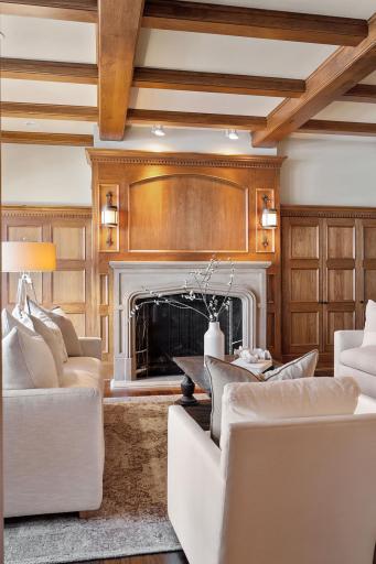 Stunning stone fireplace (one of 5)