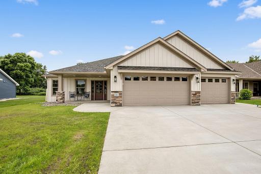 611 Brookwood Lane, Saint Cloud, MN 56303