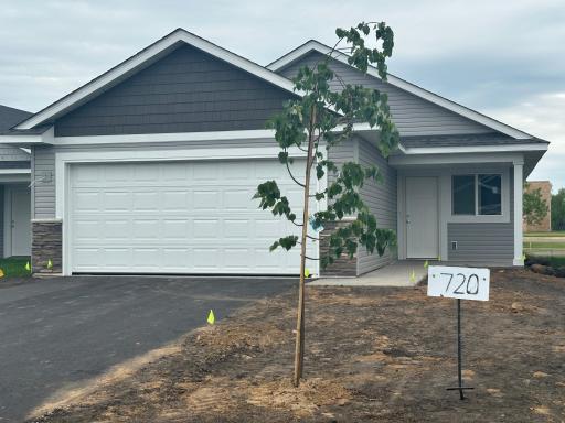 720 Cherrywood Lane NE, Isanti, MN 55040