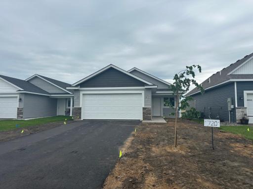 720 Cherrywood Lane NE, Isanti, MN 55040