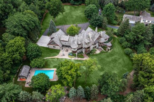 Privacy, craftsmanship, recreation - an exceptional estate