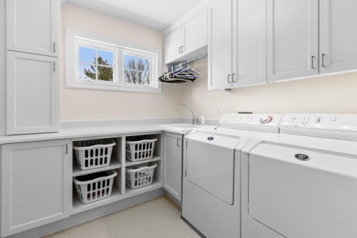 781 Ferndale Road N, Wayzata, MN 55391
