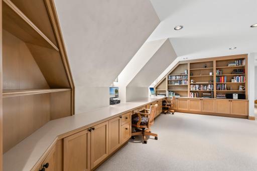 781 Ferndale Road N, Wayzata, MN 55391
