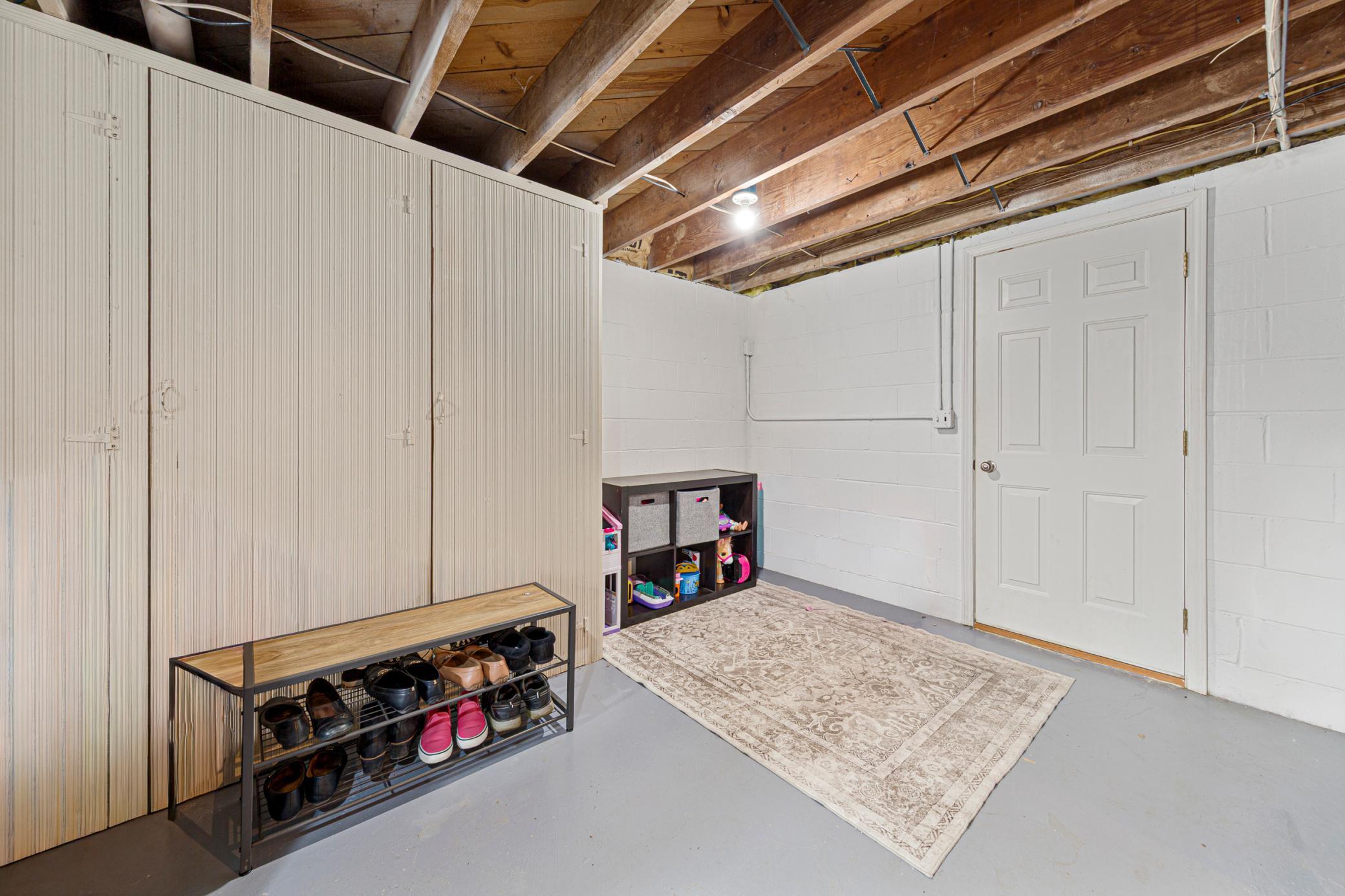 27 garage entry_storage.jpg