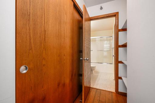 433 7th Street S, 2305, Minneapolis, MN 55415