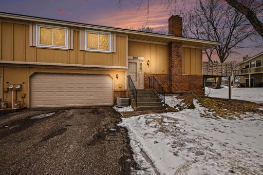 6925 Macbeth Circle, Woodbury, MN 55125