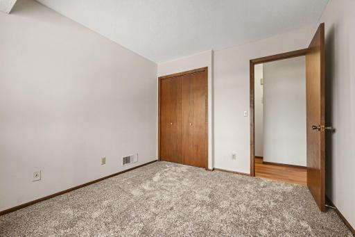 6925 Macbeth Circle, Woodbury, MN 55125