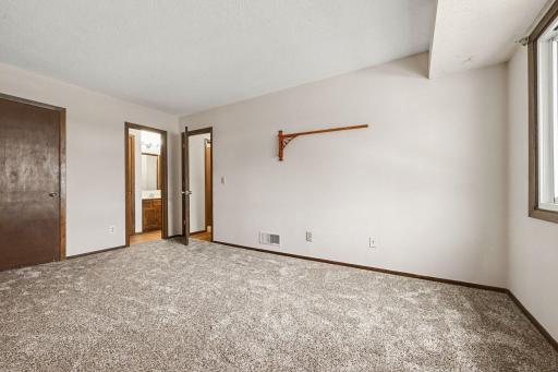 6925 Macbeth Circle, Woodbury, MN 55125