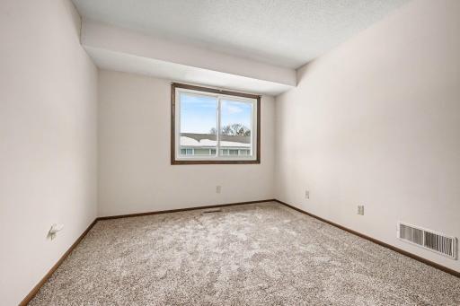 6925 Macbeth Circle, Woodbury, MN 55125