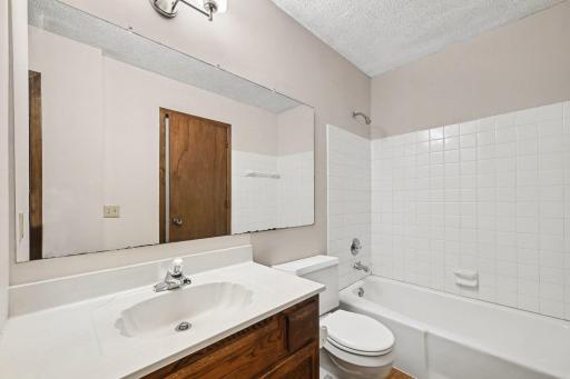 6925 Macbeth Circle, Woodbury, MN 55125