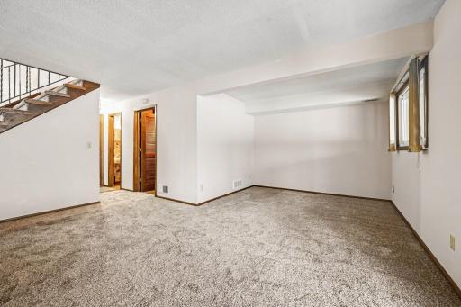 6925 Macbeth Circle, Woodbury, MN 55125