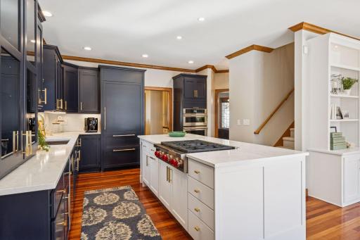 816 Westwood Drive S, Golden Valley, MN 55416
