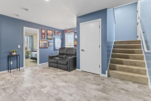 This great flex space, directly accessible through the entrance from the garage, could be used for so many purposes.