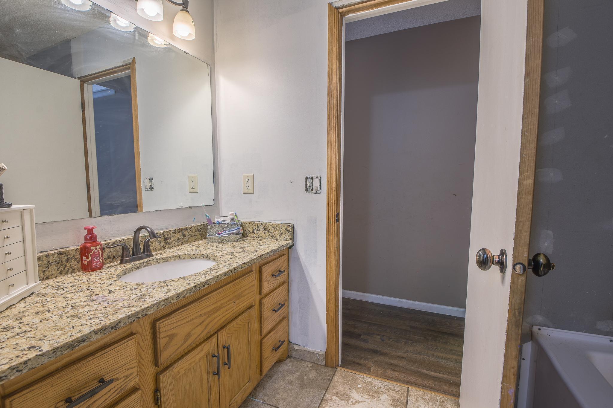 13310 Lake Place Rd-18.jpg