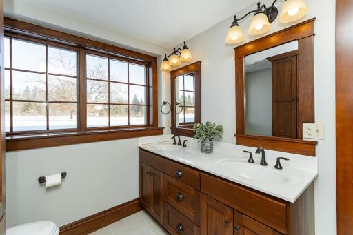 Bath full Jack-Jill.jpg