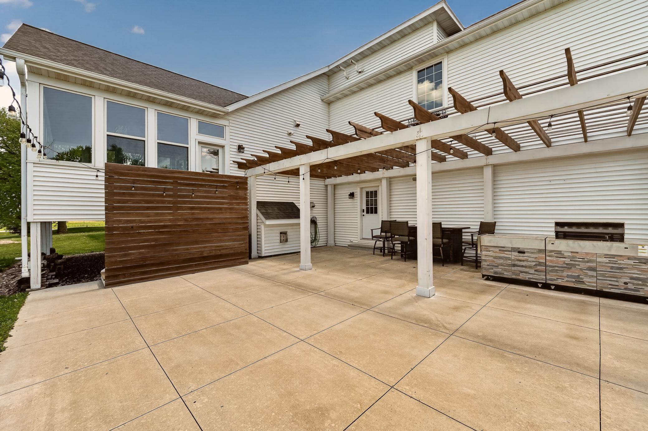 Patio 2.jpg