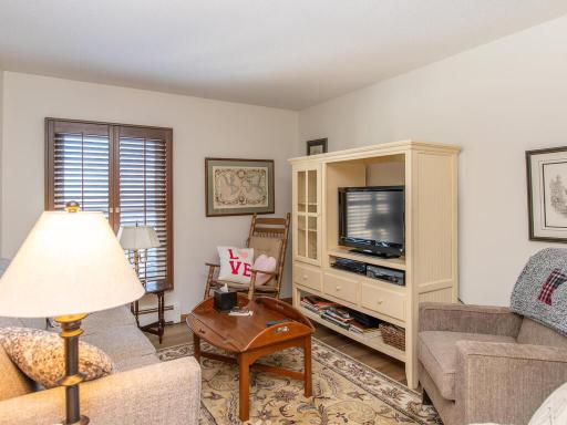 2020 St Albans Mill Rd Minnetonka MN 55305 USA-007-015-Sitting Room-MLS_Size.jpg