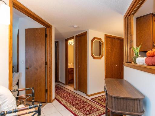 2020 St Albans Mill Rd Minnetonka MN 55305 USA-009-014-Hallway-MLS_Size.jpg