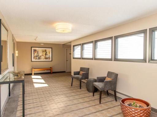 2020 St Albans Mill Rd Minnetonka MN 55305 USA-022-029-Hallway-MLS_Size.jpg