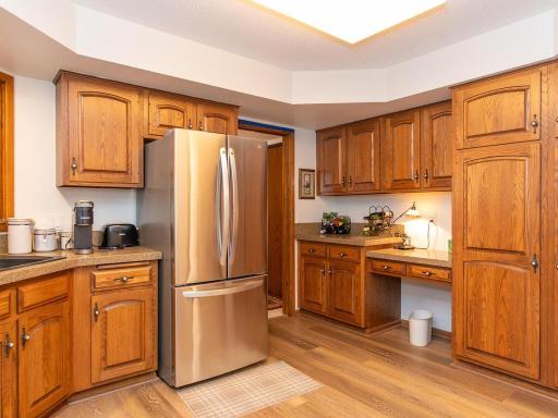2020 St Albans Mill Rd Minnetonka MN 55305 USA-017-003-Kitchen-MLS_Size.jpg