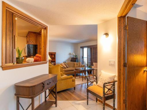2020 St Albans Mill Rd Minnetonka MN 55305 USA-019-002-Foyer-MLS_Size.jpg