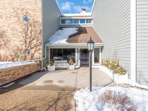 2020 St Albans Mill Rd Minnetonka MN 55305 USA-034-036-Exterior Front-MLS_Size.jpg