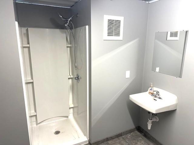 3/4 Upper Level Bathroom