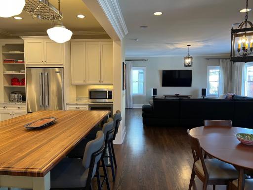 2460 W 22nd Street, Minneapolis, MN 55405