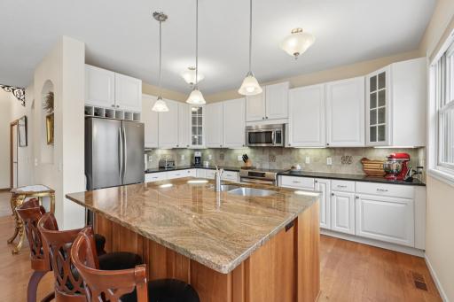 287 Plainview Drive, River Falls, WI 54022