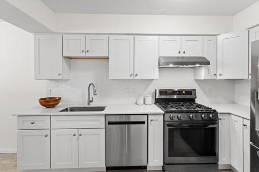 10976 106th Avenue N, Maple Grove, MN 55369