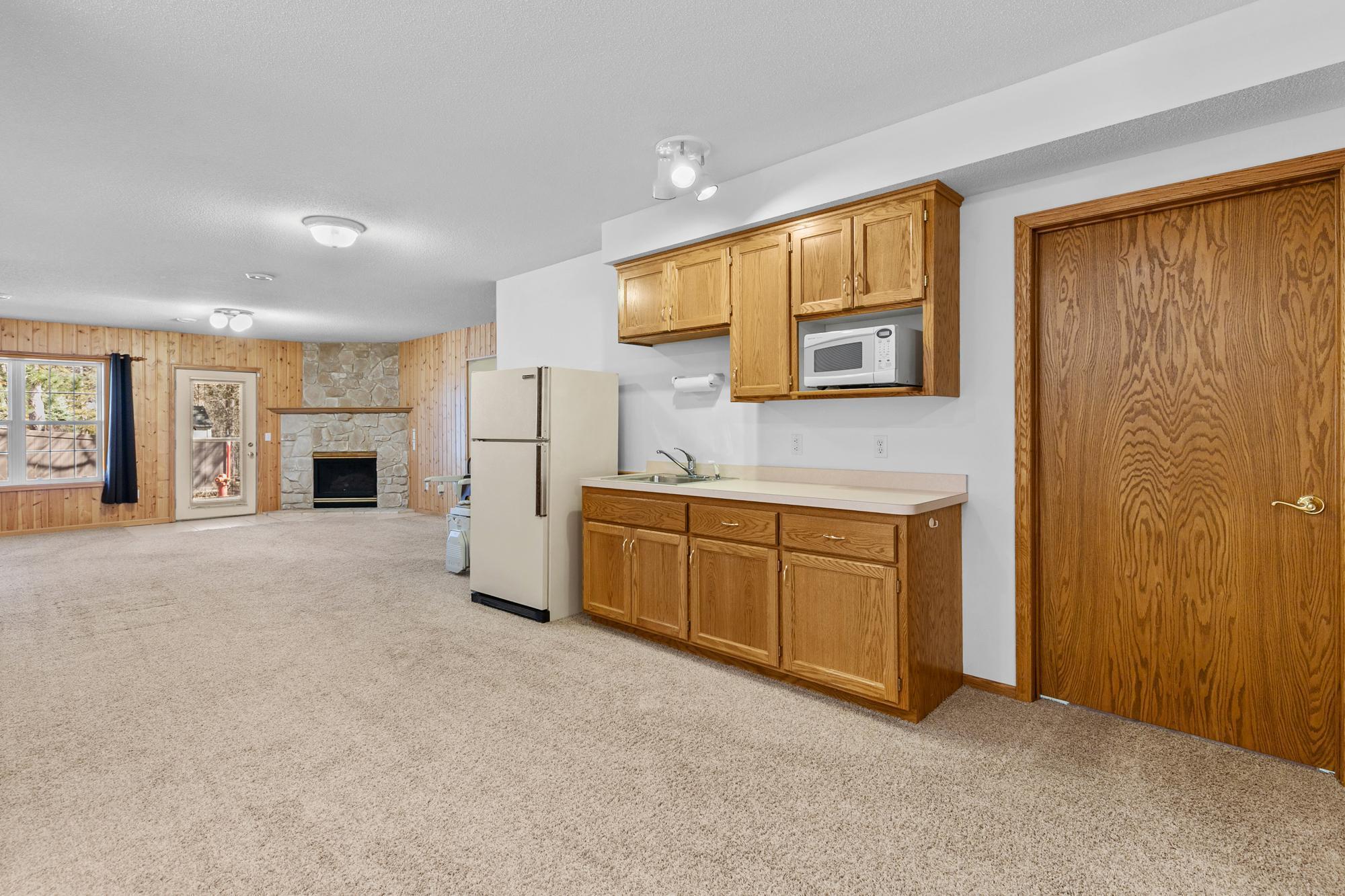 Kitchenette space for your convenience