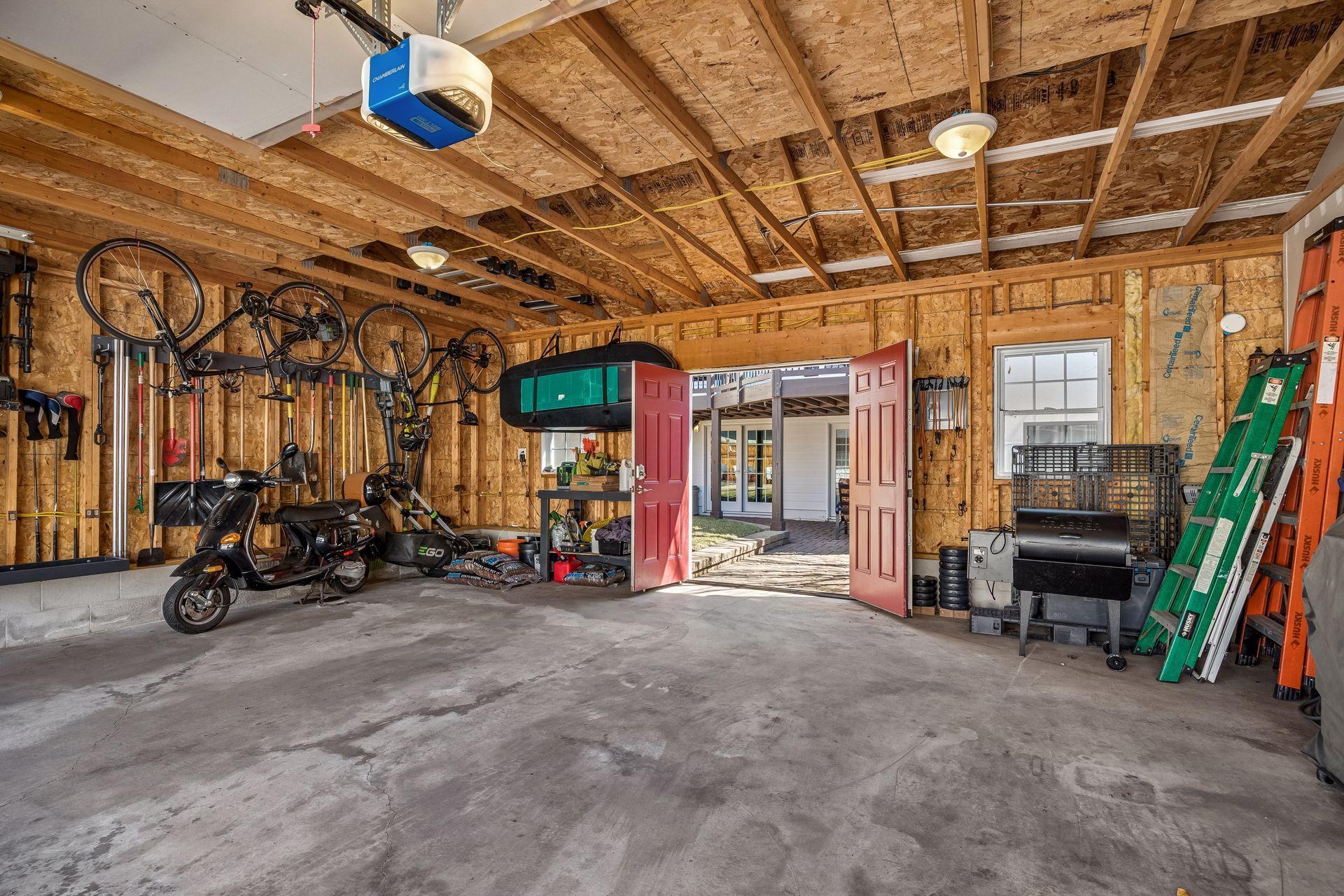 Oversized 2-car garage