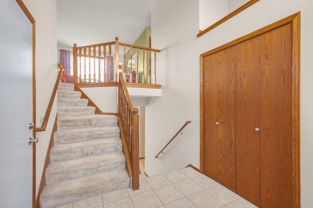 812 Larkspur (28).JPG
