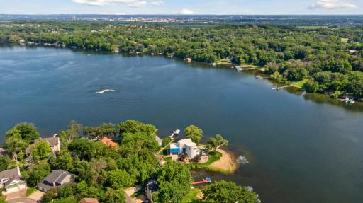 9235 Lake Riley Boulevard, Chanhassen, MN 55317