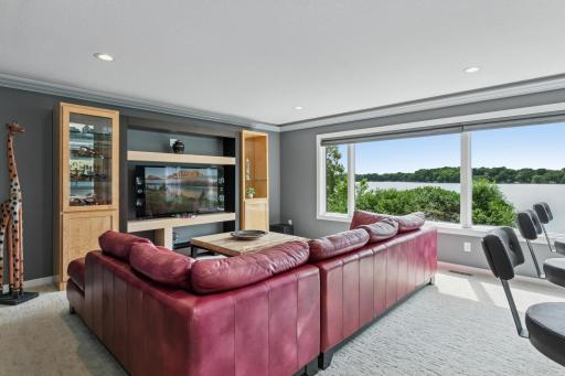 9235 Lake Riley Boulevard, Chanhassen, MN 55317
