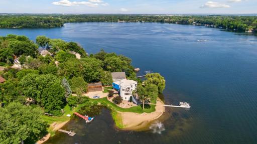 9235 Lake Riley Boulevard, Chanhassen, MN 55317