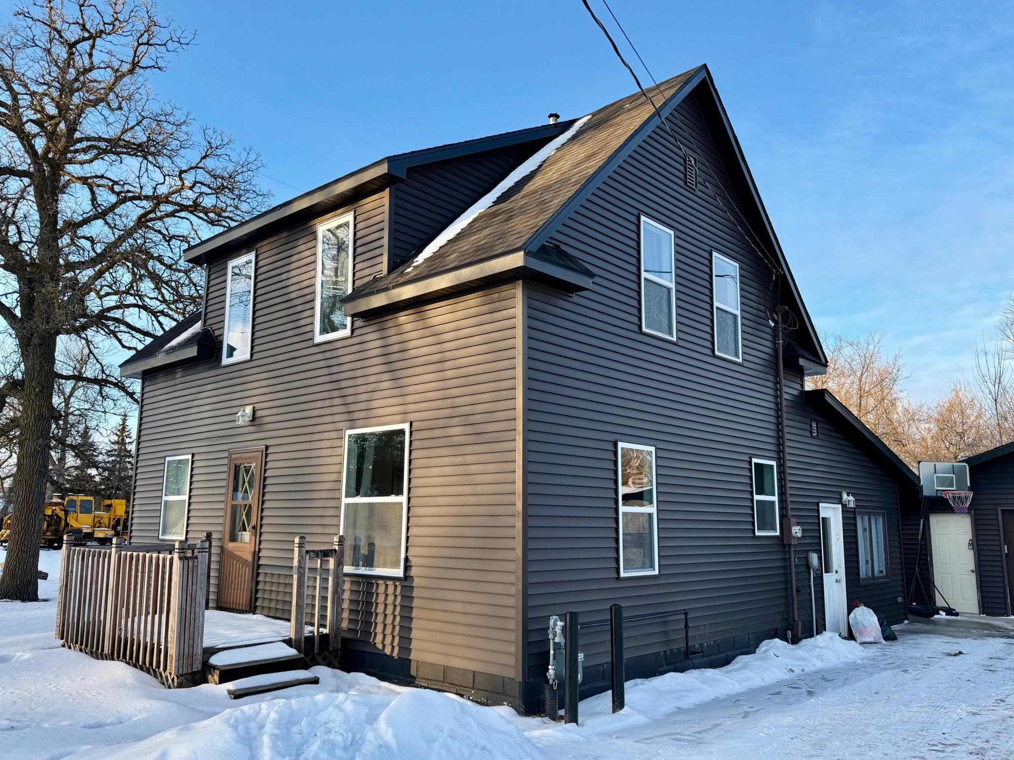 301 7th Avenue SE, Roseau, MN 56751