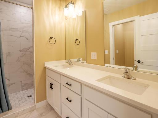 2415 Elk Run Drive SE, Pine Island, MN 55963