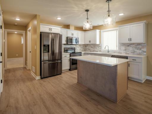 2415 Elk Run Drive SE, Pine Island, MN 55963