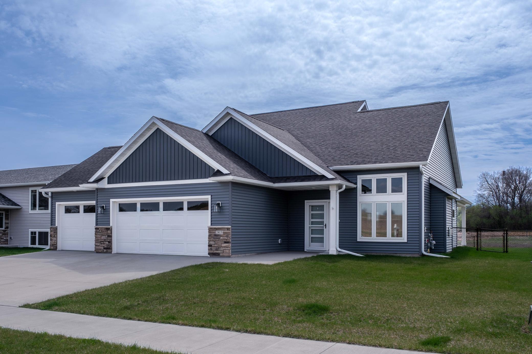 2415 Elk Run Dr SE-111.jpg