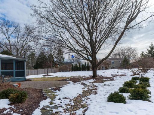 2020 16th St NE-102.jpg