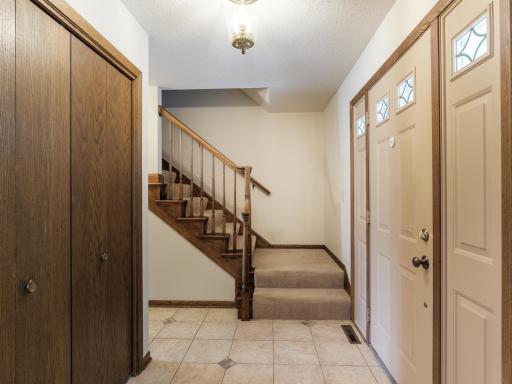 2020 16th St NE-200.jpg