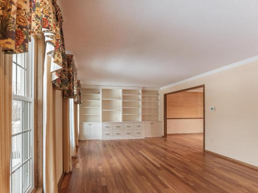 2020 16th St NE-201.jpg