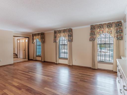 2020 16th St NE-202.jpg