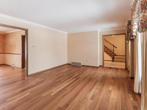 2020 16th St NE-203.jpg