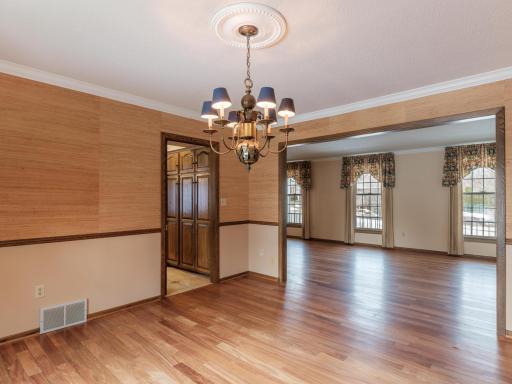 2020 16th St NE-205.jpg