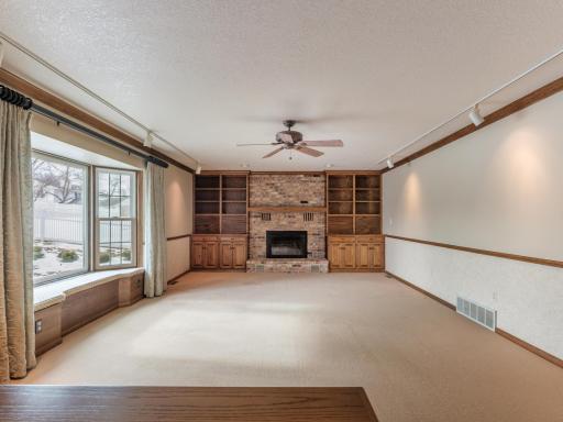 2020 16th St NE-212.jpg