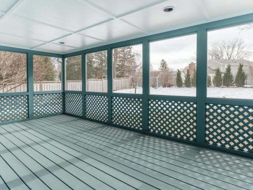 2020 16th St NE-217.jpg