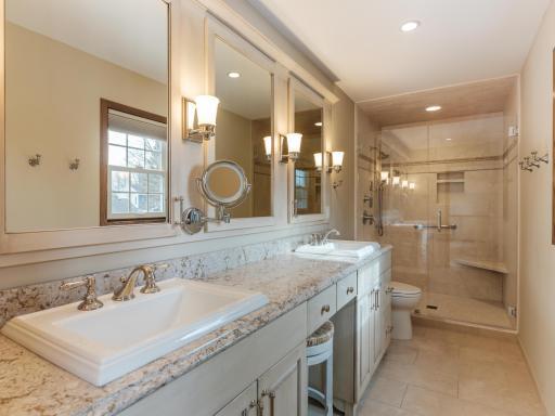 2020 16th St NE-222.jpg